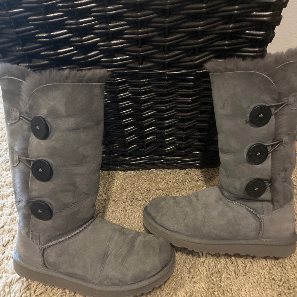 Bailey Three Button Ugg